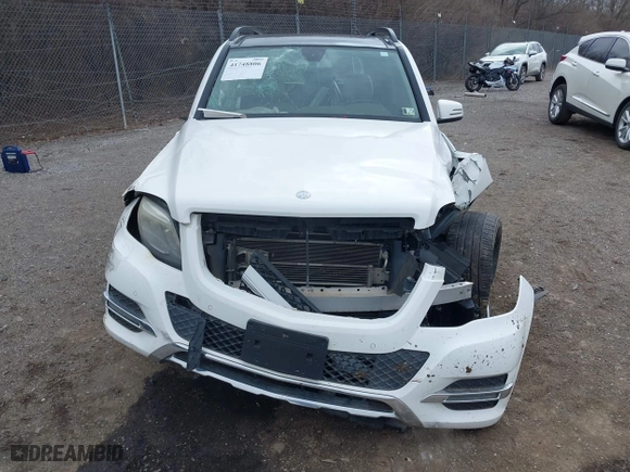 2014 Mercedes-Benz GLK-Class GLK 250 BlueTEC with VIN WDCGG0EBXEG270303, listed as a IAAI auction lot 41748806 with 154,302 mi miles. Bid and sale history available at carsss.com. Image 13.