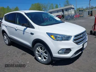 2017 Ford Escape SE with VIN 1FMCU9GD4HUB55262, listed as a IAAI auction lot 42146088 with 98,407 mi miles. Bid and sale history available at carsss.com. Image 1.