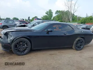 2017 Dodge Challenger SXT Plus с VIN 2C3CDZAG2HH531679, выставлен на аукционе IAAI как лот 42532732 с пробегом 110 964 миль миль и . История ставок и продаж доступна на DreamBid. Изображение 14.