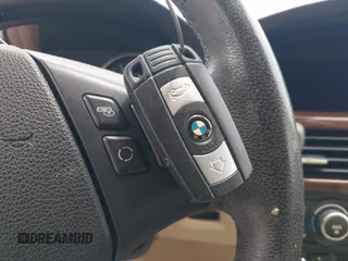 2011 BMW 3 Series 328i xDrive z VIN WBAPK5G54BNN27937, wystawiony jako IAAI lot #42446717 z przebiegiem 102 256 mil mil oraz . Historia ofert i sprzedaży dostępna na DreamBid. Obrazek 11.