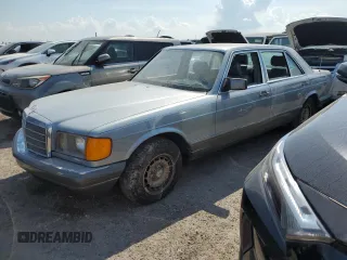 1984 Mercedes-Benz 500 z VIN WDBCA37B9EA072690, wystawiony jako Copart lot #76341244 z przebiegiem Nie podano mil oraz Szkody całkowita. Historia ofert i sprzedaży dostępna na DreamBid. Obrazek 1.