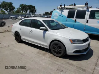 2014 Volkswagen Jetta SE с VIN 3VWD17AJ2EM420195, выставлен на аукционе Copart как лот 62750875 с пробегом 154 195 миль миль и Списание • Salvage title. История ставок и продаж доступна на DreamBid. Изображение 4.
