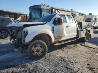 2021 Ford F-350 XL z VIN 1FD8X3HT1MED94210, wystawiony jako Copart lot #88370015 z przebiegiem 71 894 mil mil oraz Szkody całkowita. Historia ofert i sprzedaży dostępna na DreamBid. Obrazek 1.