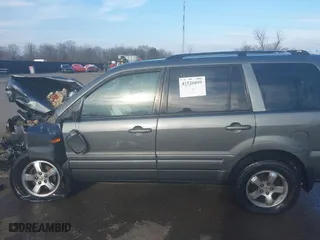 2007 Honda Pilot EX-L with VIN 5FNYF28657B023999, listed as a IAAI auction lot 41520899 with 270,222 mi miles. Bid and sale history available at carsss.com. Image 14.