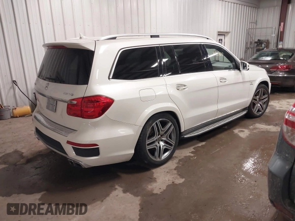 2015 Mercedes-Benz GL-Class GL 63 AMG with VIN 4JGDF7EE8FA448000, listed as a IAAI auction lot 41299617 with 124,456 mi miles. Bid and sale history available at carsss.com. Image 4.