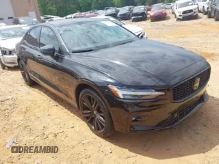 2024 Volvo S60 Plus Black Edition с VIN 7JRL12THXRG293984, выставлен на аукционе IAAI как лот 42101901 с пробегом 23 976 миль миль и . История ставок и продаж доступна на DreamBid. Изображение 1.