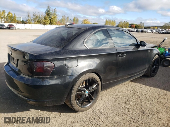 2009 BMW 1 Series 128i with VIN WBAUP73529VK75976, listed as a Copart auction lot 75642404 with 131,653 mi miles and Salvage Title. Bid and sale history available at carsss.com. Image 3.