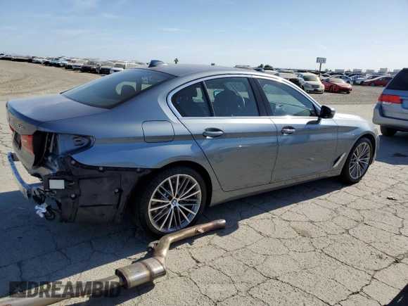 2019 BMW 5 Series 530i z VIN WBAJA5C59KBX87315, wystawiony jako Copart lot #58431155 z przebiegiem 21 667 mil mil oraz Szkoda całkowita • Salvage title. Historia ofert i sprzedaży dostępna na DreamBid. Obrazek 3.
