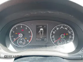 2014 Volkswagen Passat SE z VIN 1VWBT7A38EC039956, wystawiony jako IAAI lot #42479286 z przebiegiem 157 579 mil mil oraz . Historia ofert i sprzedaży dostępna na DreamBid. Obrazek 7.