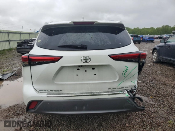 2022 Toyota Highlander Platinum z VIN 5TDFZRBH0NS190765, wystawiony jako Copart lot #57772435 z przebiegiem 33 939 mil mil oraz Szkoda całkowita • Salvage title. Historia ofert i sprzedaży dostępna na DreamBid. Obrazek 6.