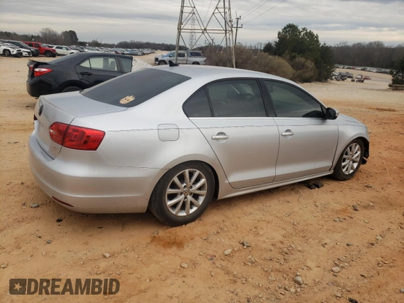2014 Volkswagen Jetta SE z VIN 3VWD07AJ8EM238827, wystawiony jako Copart lot #43576355 z przebiegiem 87 159 mil mil oraz Szkoda całkowita • Salvage title. Historia ofert i sprzedaży dostępna na DreamBid. Obrazek 3.