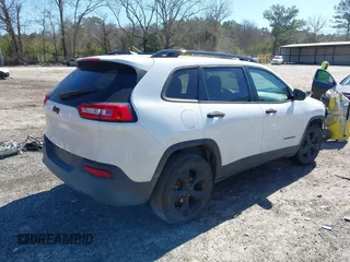 2017 Jeep Cherokee Sport с VIN 1C4PJLAB1HD240854, выставлен на аукционе IAAI как лот 41817149 с пробегом 122 222 миль миль и . История ставок и продаж доступна на DreamBid. Изображение 4.