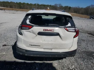 2022 GMC Terrain SLE z VIN 3GKALMEV7NL233993, wystawiony jako Copart lot #46848935 z przebiegiem 71 915 mil mil oraz Szkoda całkowita • Salvage title. Historia ofert i sprzedaży dostępna na DreamBid. Obrazek 6.