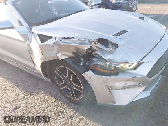 2018 Ford Mustang EcoBoost Premium with VIN 1FATP8UH3J5160147, listed as a IAAI auction lot 41916920 with 91,917 mi miles and . Bid and sale history available at carsss.com. Image 6.