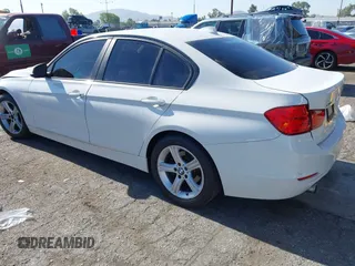 2013 BMW 3 Series 320i xDrive с VIN WBA3C3C55DF980712, выставлен на аукционе IAAI как лот 42317269 с пробегом 114 528 миль миль и . История ставок и продаж доступна на DreamBid. Изображение 3.