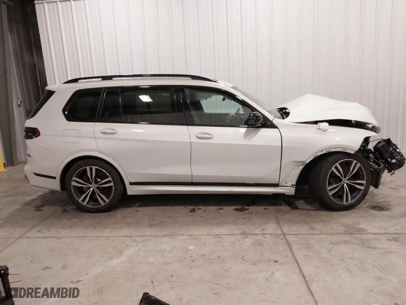2024 BMW X7 M60i with VIN 5UX33EM05R9T46595, listed as a IAAI auction lot 40738482 with 12,807 mi miles. Bid and sale history available at carsss.com. Image 14.
