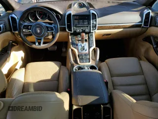 2016 Porsche Cayenne Turbo с VIN WP1AC2A21GLA89382, выставлен на аукционе Copart как лот 73531314 с пробегом 93 378 миль миль и Списание • Salvage title. История ставок и продаж доступна на DreamBid. Изображение 8.