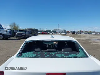 2019 Chrysler 300 S z VIN 2C3CCABG6KH659109, wystawiony jako IAAI lot #41987079 z przebiegiem Nie podano mil oraz . Historia ofert i sprzedaży dostępna na DreamBid. Obrazek 6.
