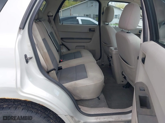 2008 Ford Escape XLT with VIN 1FMCU93ZX8KB33764, listed as a IAAI auction lot 42037456 with 195,047 mi miles. Bid and sale history available at carsss.com. Image 8.