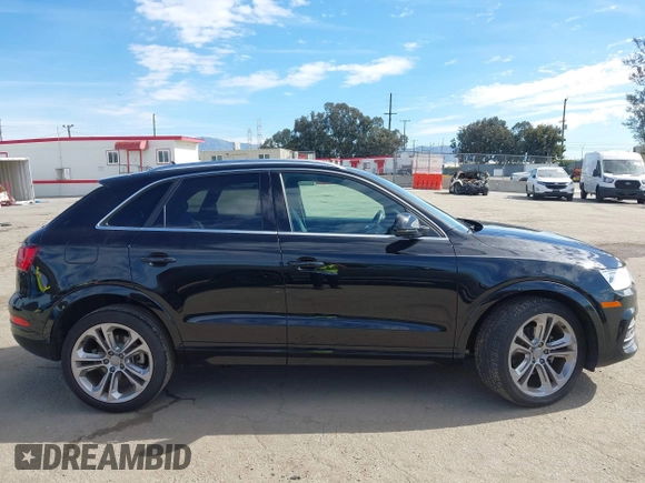 2017 Audi Q3 Premium Plus z VIN WA1HCCFS7HR001054, wystawiony jako IAAI lot #41583344 z przebiegiem 79 330 mil mil oraz . Historia ofert i sprzedaży dostępna na DreamBid. Obrazek 13.