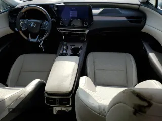 2023 Lexus RX 350 z VIN JTJCHMAA6P2008927, wystawiony jako Copart lot #58162815 z przebiegiem 7 340 mil mil oraz Szkoda całkowita • Salvage title. Historia ofert i sprzedaży dostępna na DreamBid. Obrazek 8.