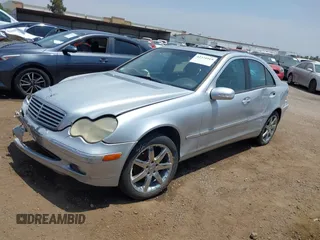 2003 Mercedes-Benz C 240 z VIN WDBRF61JX3E014283, wystawiony jako IAAI lot #42374919 z przebiegiem 181 694 mil mil oraz . Historia ofert i sprzedaży dostępna na DreamBid. Obrazek 2.