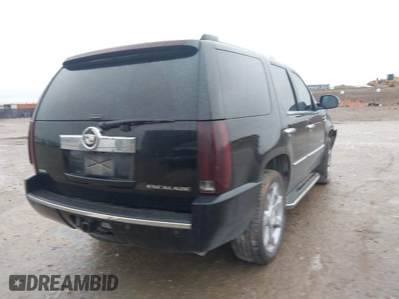 2010 Cadillac Escalade z VIN 1GYUKAEF7AR114664, wystawiony jako IAAI lot #41960278 z przebiegiem 138 327 mil mil oraz . Historia ofert i sprzedaży dostępna na DreamBid. Obrazek 4.