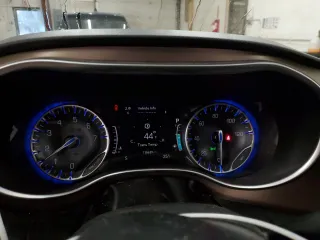 2019 Chrysler Pacifica Touring L Plus with VIN 2C4RC1EG6KR604641, listed as a Copart auction lot 87958495 with 118,639 mi miles and Non Repairable. Bid and sale history available at carsss.com. Image 9.