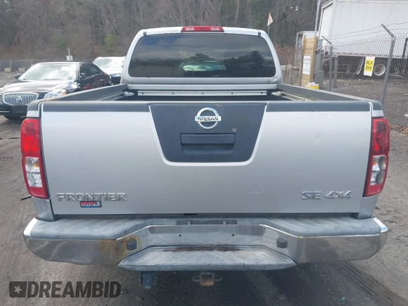2008 Nissan Frontier LE z VIN 1N6AD09W18C435584, wystawiony jako IAAI lot #41998922 z przebiegiem 154 507 mil mil oraz . Historia ofert i sprzedaży dostępna na DreamBid. Obrazek 16.