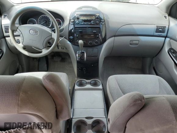 2005 Toyota Sienna CE z VIN 5TDZA23C45S240422, wystawiony jako Copart lot #56770965 z przebiegiem 225 623 mil mil oraz Szkoda całkowita • Salvage title. Historia ofert i sprzedaży dostępna na DreamBid. Obrazek 8.