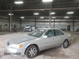 2001 Toyota Camry LE z VIN 4T1BF28K21U963819, wystawiony jako Copart lot #54551465 z przebiegiem 199 472 mil mil oraz Szkoda całkowita • Salvage title. Historia ofert i sprzedaży dostępna na DreamBid. Obrazek 1.