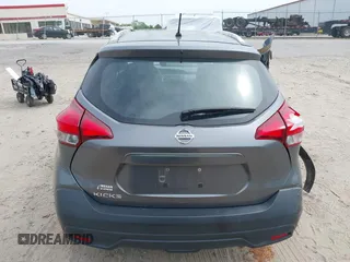 2019 Nissan Kicks SV with VIN 3N1CP5CU1KL534573, listed as a IAAI auction lot 39215072 with 55,489 mi miles. Bid and sale history available at carsss.com. Image 16.
