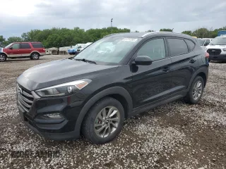 2016 Hyundai Tucson SE z VIN KM8J3CA40GU161557, wystawiony jako Copart lot #61274285 z przebiegiem 106 184 mil mil oraz Czysty tytuł • Clean title. Historia ofert i sprzedaży dostępna na DreamBid. Obrazek 1.