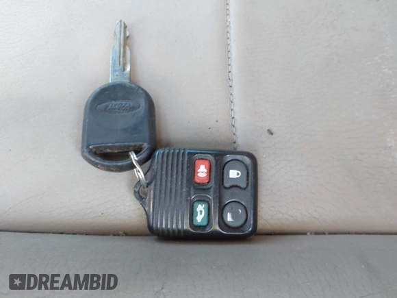 2005 Ford Mustang Deluxe z VIN 1ZVFT84N455183240, wystawiony jako IAAI lot #42142157 z przebiegiem Nie podano mil oraz . Historia ofert i sprzedaży dostępna na DreamBid. Obrazek 11.