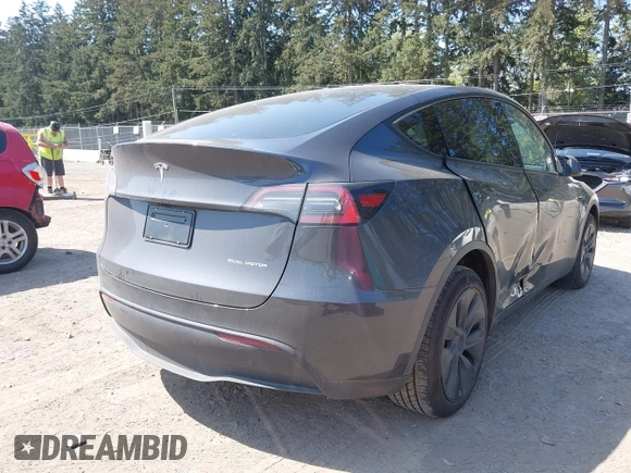 2024 Tesla Model Y Long Range with VIN 7SAYGDEE3RF177458, listed as a IAAI auction lot 42109641 with 7,890 mi miles. Bid and sale history available at carsss.com. Image 4.