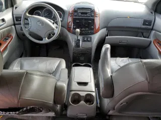 2005 Toyota Sienna XLE with VIN 5TDBA22C65S035980, listed as a Copart auction lot 54448335 with 292,194 mi miles and Salvage Title. Bid and sale history available at DreamBid. Image 8.