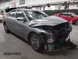 2024 Hyundai Elantra SEL z VIN KMHLM4DG7RU746172, wystawiony jako IAAI lot #42703305 z przebiegiem Nie podano mil oraz . Historia ofert i sprzedaży dostępna na DreamBid. Obrazek 1.