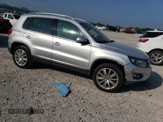 2016 Volkswagen Tiguan S z VIN WVGAV7AX3GW504720, wystawiony jako Copart lot #59842795 z przebiegiem 103 670 mil mil oraz Czysty tytuł • Clean title. Historia ofert i sprzedaży dostępna na DreamBid. Obrazek 4.