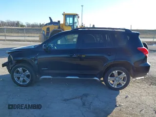 2008 Toyota RAV4 Sport с VIN JTMZK32V085018444, выставлен на аукционе IAAI как лот 41366927 с пробегом 204 453 миль миль и . История ставок и продаж доступна на DreamBid. Изображение 15.