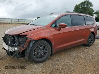 2018 Chrysler Pacifica Touring L с VIN 2C4RC1BG3JR317163, выставлен на аукционе Copart как лот 61049385 с пробегом 125 474 миль миль и Списание • Salvage title. История ставок и продаж доступна на DreamBid. Изображение 1.