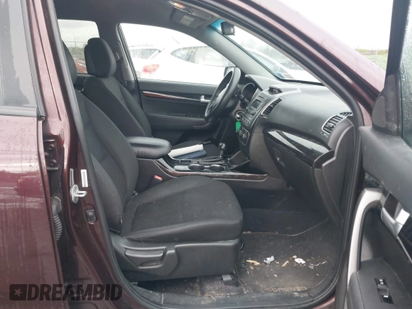2015 Kia Sorento LX with VIN 5XYKTCA61FG643402, listed as a IAAI auction lot 42178930 with 108,818 mi miles. Bid and sale history available at carsss.com. Image 5.