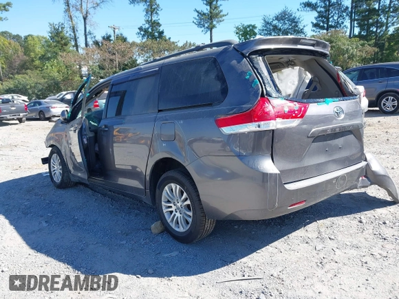 2011 Toyota Sienna XLE AAS with VIN 5TDYK3DC8BS092705, listed as a IAAI auction lot 40547263 with Not provided miles and . Bid and sale history available at DreamBid. Image 3.
