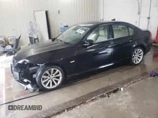 2011 BMW 3 Series 328i z VIN WBAPH7C56BE131427, wystawiony jako Copart lot #56002815 z przebiegiem 88 598 mil mil oraz Szkoda całkowita • Salvage title. Historia ofert i sprzedaży dostępna na DreamBid. Obrazek 1.