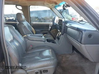 2003 GMC Yukon XL SLT with VIN 3GKFK16Z03G289434, listed as a IAAI auction lot 41216088 with 254,556 mi miles and . Bid and sale history available at DreamBid. Image 5.
