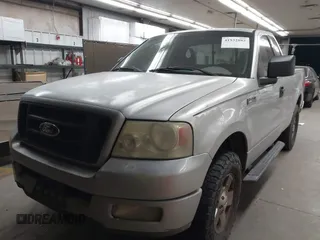 2004 Ford F-150 XL z VIN 1FTRF12W84NB37032, wystawiony jako IAAI lot #41932882 z przebiegiem 244 800 mil mil oraz . Historia ofert i sprzedaży dostępna na DreamBid. Obrazek 2.
