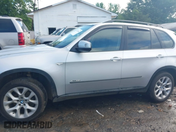 2012 BMW X5 35i z VIN 5UXZV4C56CL749457, wystawiony jako IAAI lot #42250854 z przebiegiem 153 968 mil mil oraz . Historia ofert i sprzedaży dostępna na DreamBid. Obrazek 15.