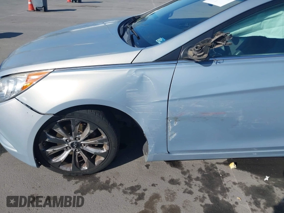 2011 Hyundai Sonata Limited with VIN 5NPEC4AC2BH066228, listed as a IAAI auction lot 42208131 with 131,893 mi miles and . Bid and sale history available at carsss.com. Image 6.