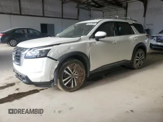 2024 Nissan Pathfinder Platinum z VIN 5N1DR3DJ2RC313554, wystawiony jako Copart lot #46767005 z przebiegiem 2 436 mil mil oraz Szkoda całkowita • Salvage title. Historia ofert i sprzedaży dostępna na DreamBid. Obrazek 1.