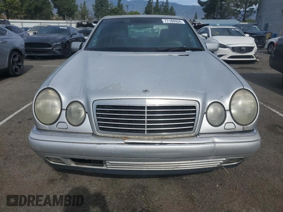 1998 Mercedes-Benz E with VIN WDBJF70F6WA643471, listed as a Copart auction lot 77189934 with 251,579 mi miles and Clean Title. Bid and sale history available at DreamBid. Image 5.