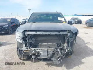 2021 GMC Sierra 1500 Denali z VIN 3GTU9FETXMG382438, wystawiony jako IAAI lot #41880365 z przebiegiem 54 651 mil mil oraz . Historia ofert i sprzedaży dostępna na DreamBid. Obrazek 13.